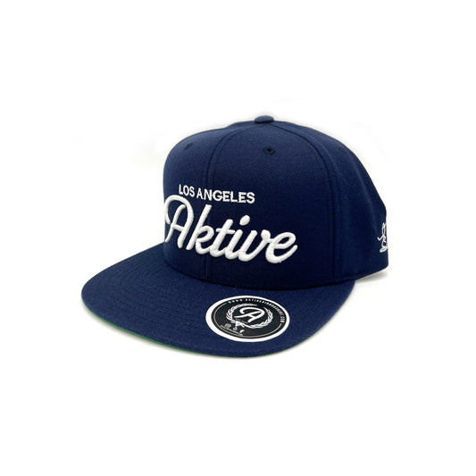 AKTIVE Los Angeles Classic Snapback in Navy